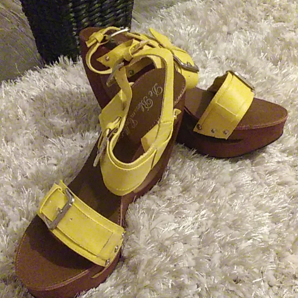 Yellow platform sandals. Size 9